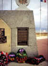 CANADIAN_MEMORIAL_AT_ST_AUBIN_SUR_MER.jpg (762600 bytes)